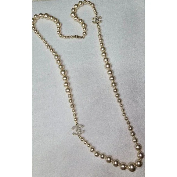 Chanel off White Pearl Necklace Gold Hardware